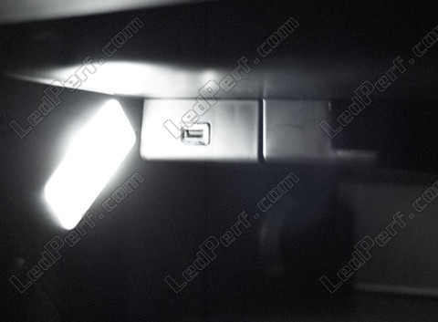 Glove box LED for Citroen DS5