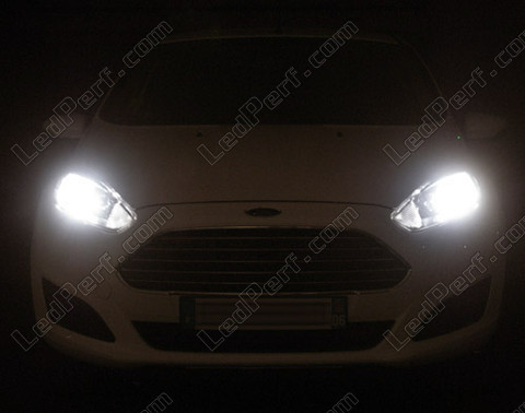Low-beam headlights LED for Ford Fiesta MK7