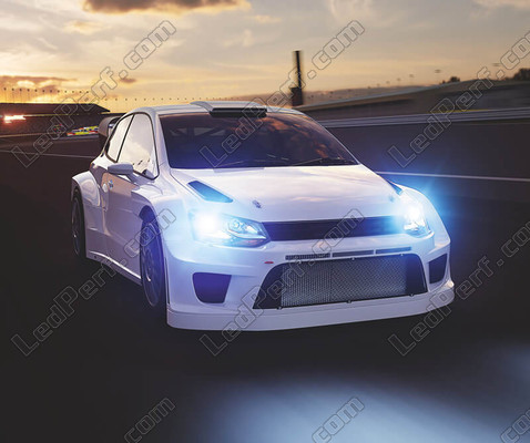 Illuminated car headlights equipped with Osram Xenarc Cool Blue Boost D1S Xenon bulbs 7000K - 66140CBB-HCB