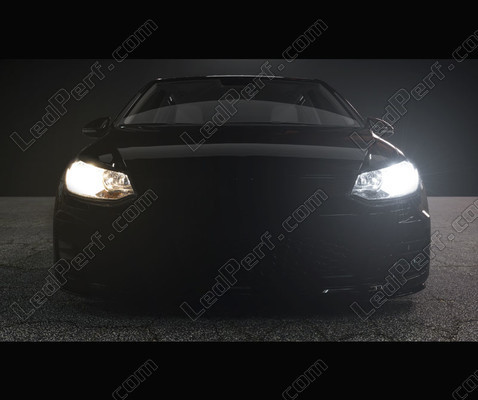 headlights car – comparison before and after fitting the Osram H4 XTR LED bulbs.