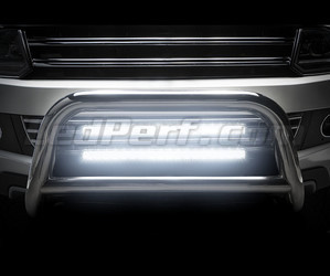 Close-up of the Osram LEDriving® LIGHTBAR SX500-CB LED bar when illuminated