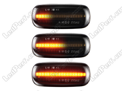 Lighting of the black dynamic LED side indicators for Audi A4 B5