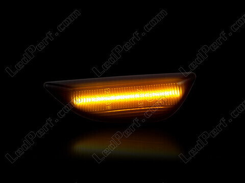 Maximum lighting of the dynamic LED side indicators for Chevrolet Trax