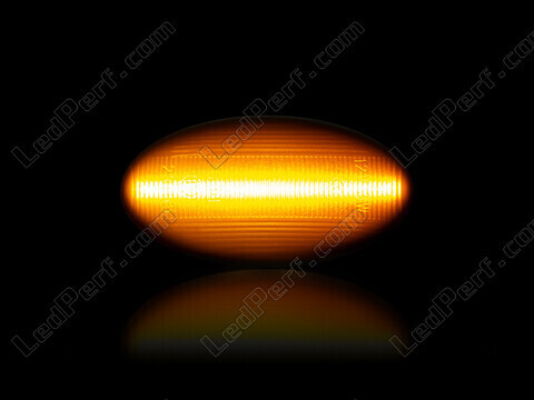 Maximum lighting of the dynamic LED side indicators for Citroen C1 II
