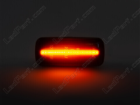 Maximum lighting of the dynamic LED side indicators for Jeep Commander (XK)