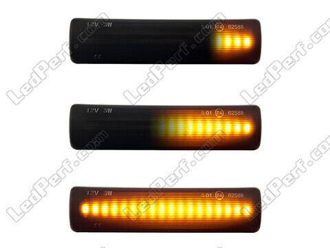 Lighting of the black dynamic LED side indicators for Land Rover Discovery III