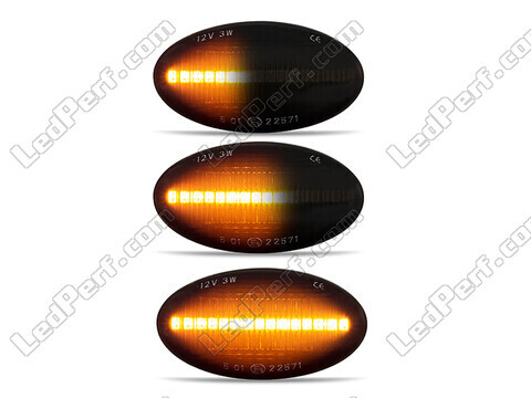 Lighting of the black dynamic LED side indicators for Mini Convertible II (R52)