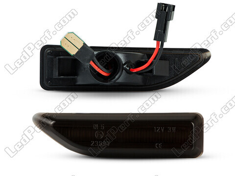 Connector of the smoked black dynamic LED side indicators for Mini Countryman II (F60)