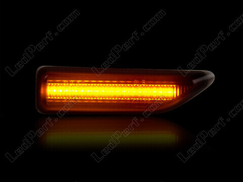Maximum lighting of the dynamic LED side indicators for Mini Countryman II (F60)