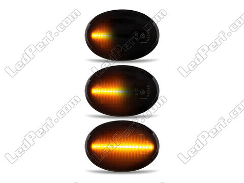 Lighting of the black dynamic LED side indicators for Mini Coupé (R58)