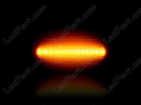 Maximum lighting of the dynamic LED side indicators for Opel Corsa C