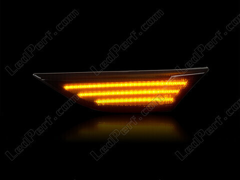 Maximum lighting of the dynamic LED side indicators for Porsche Cayman (981)