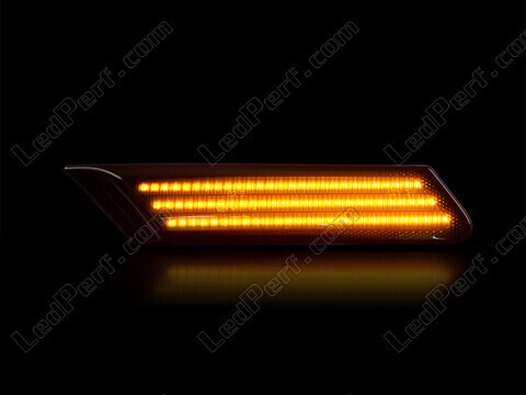 Maximum lighting of the dynamic LED side indicators for Porsche Cayman (987)