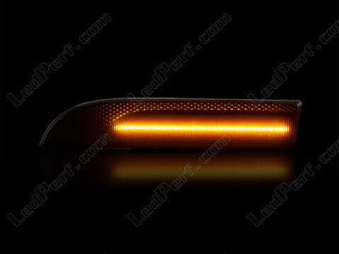 Maximum lighting of the dynamic LED side indicators for Porsche Panamera